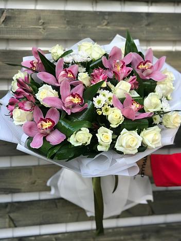 Букет цветов из: Розы и Хризантемы в Платнировской